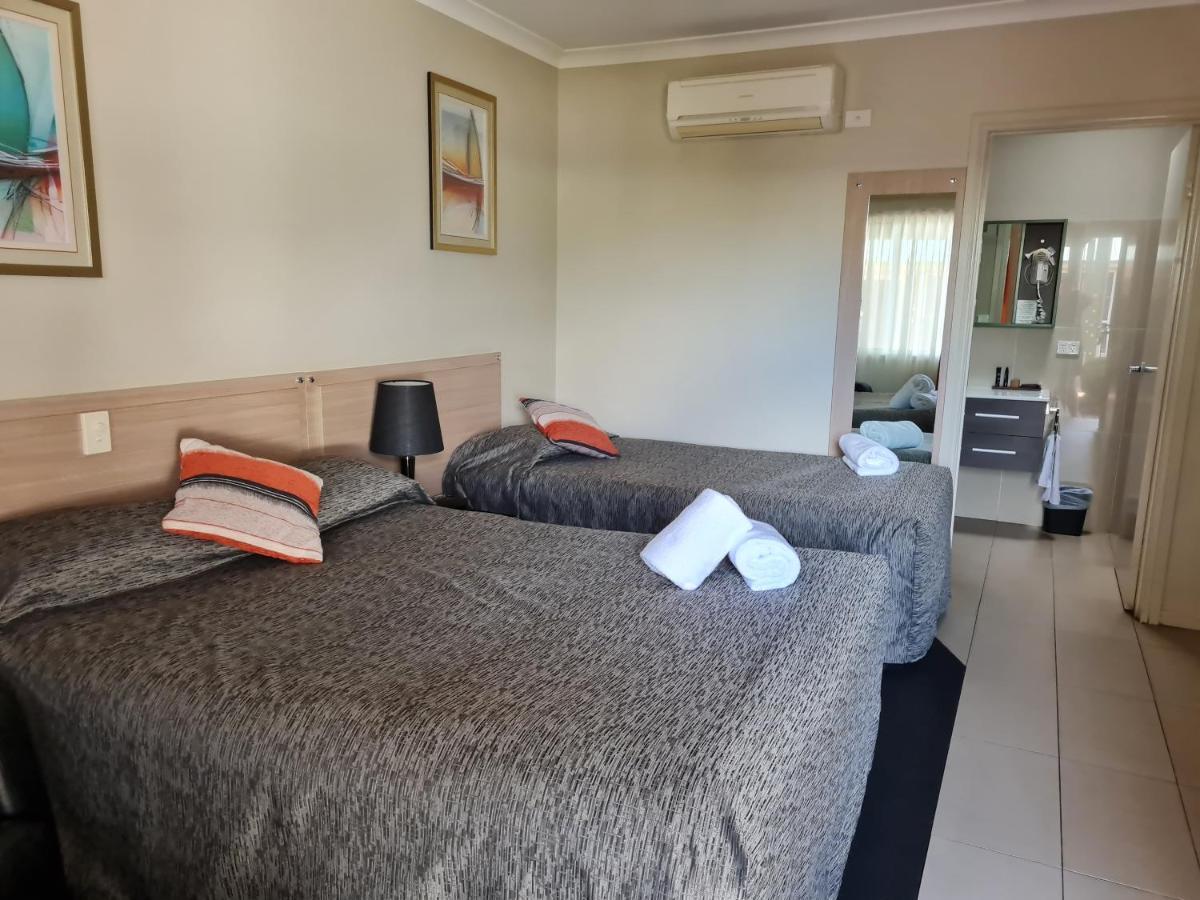 Cobar Central Motor Inn Kültér fotó